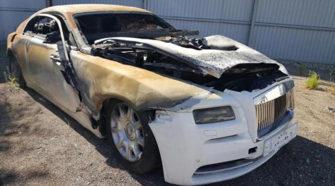 Mobil Hangus Ini Dijual Seharga BMW Baru