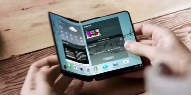 Smartphone Samsung Ini Bisa Dilipat Seperti Buku