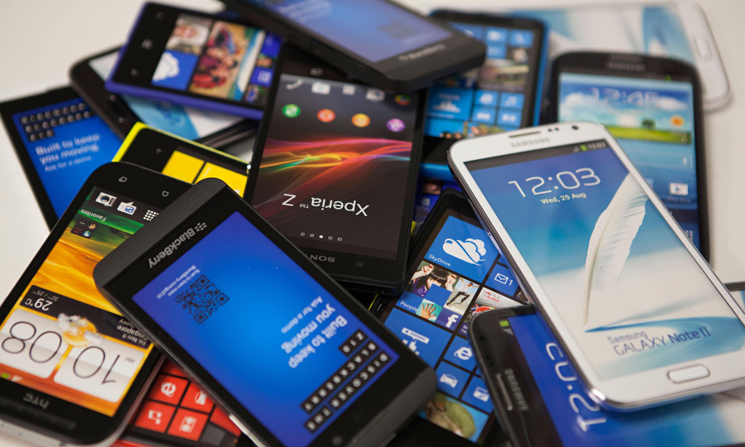 50% Populasi Indonesia Sudah Pakai Smartphone di 2018