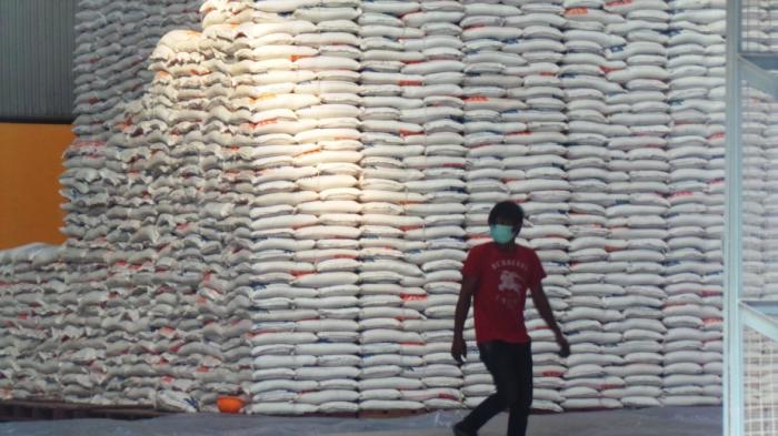 Bolug Gelontorkan Raskin ke Warga Batam Untuk Antisipasi Gejolak Harga