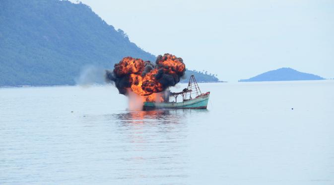 10 Kapal Untuk Mencuri Ikan Dibom di Minahasa Utara