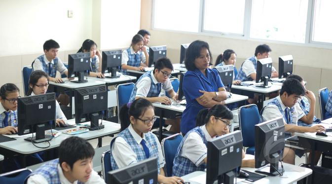 Ahok Targetkan Seluruh Sekolah di DKI UN Pakai Komputer