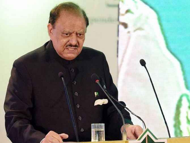Mamnoon Hussain Larang Valentine’s di Negaranya