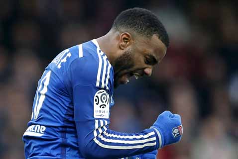 Langsung Hattrick, Lacazette Top Skor Ligue 1 Prancis