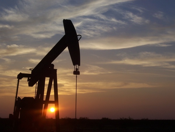 Minyak WTI turun lebih dari 1% hari ini