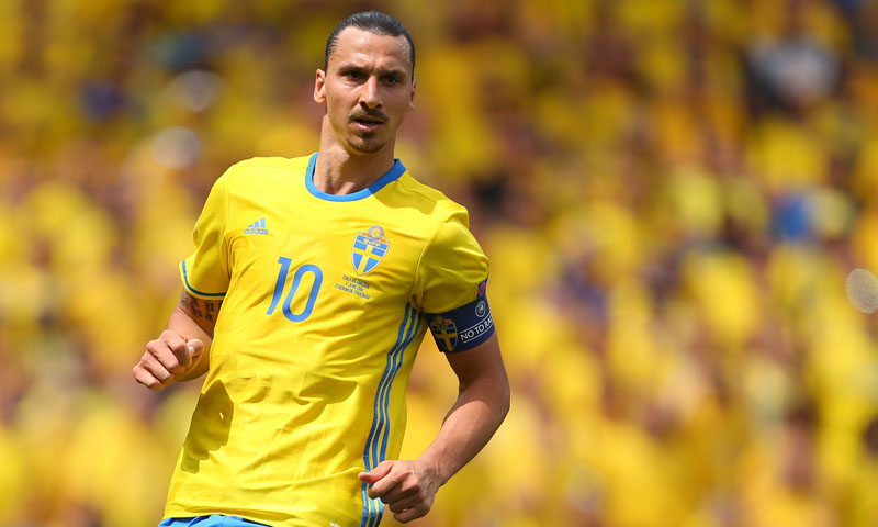 ZLATAN IBRAHIMOVIC: Dengan Rooney, Yang Ada Hanya Sukses