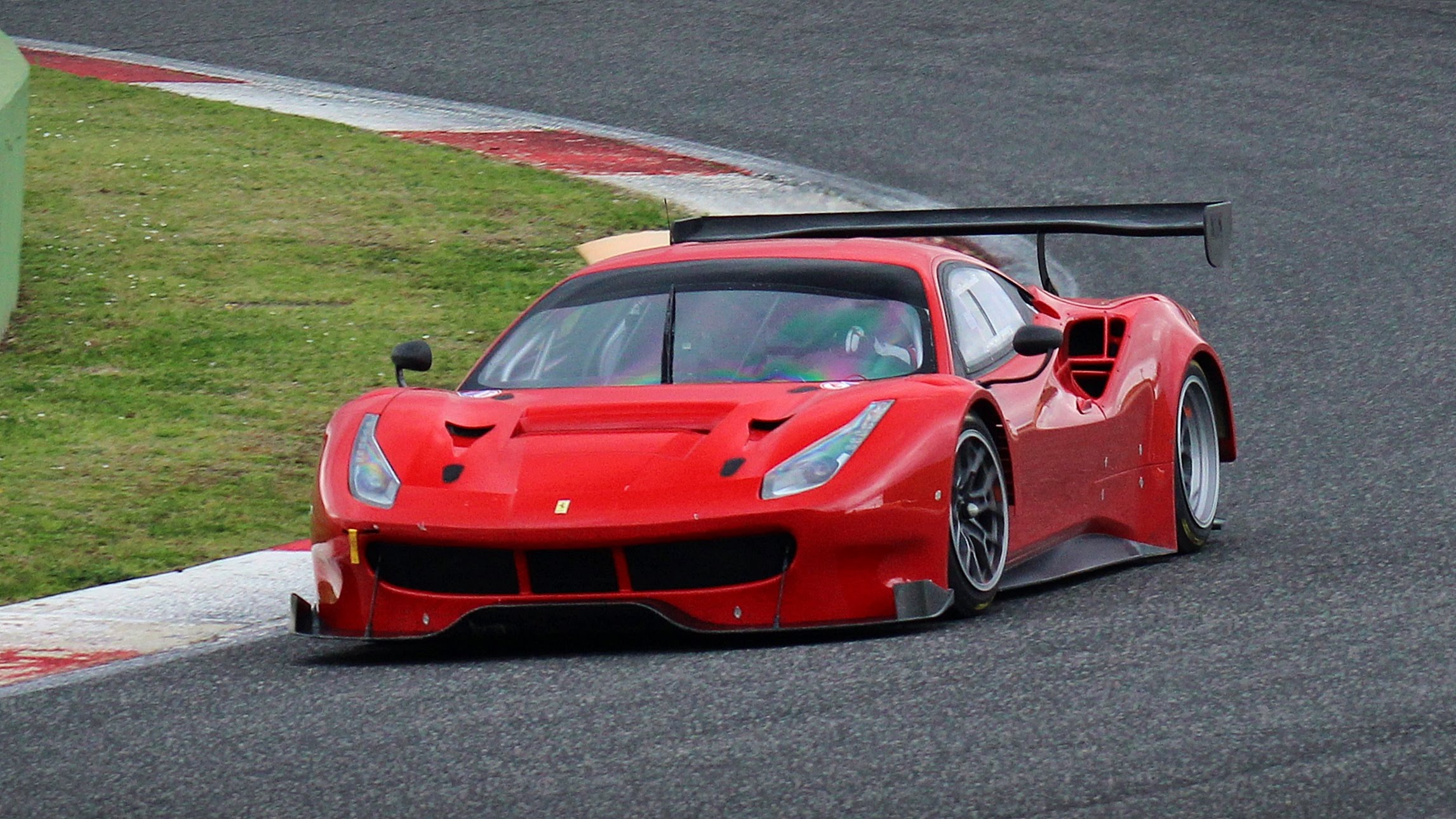 Ferrari 488 GT3 Siap Diuji Coba Tim Balap T2 Motorsports