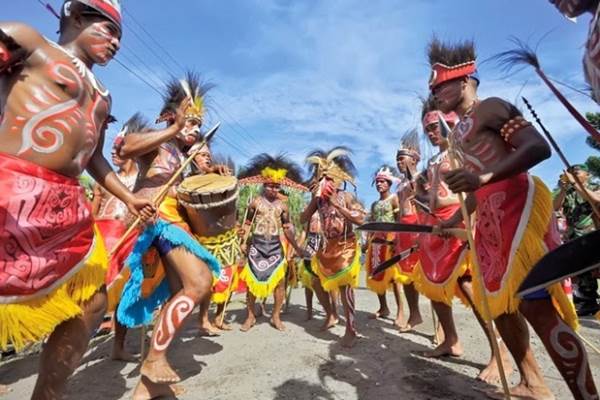 Tarian Yosim Pancar Papua Tampil Di New York