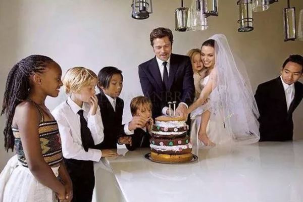 Brad Pitt Ingin Mempertahankan Keluarganya