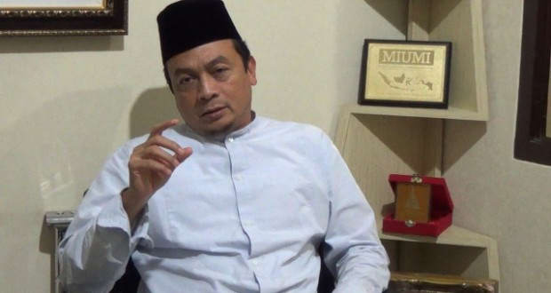 Tunda Pemeriksa Munarman dan Bachtiar Nasir