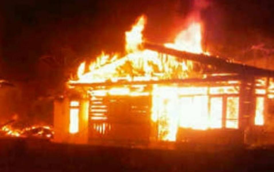 Rumah Panggungnya di Meranti Ludes Terbakar