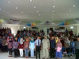 100 Mahasiswa UMRAH