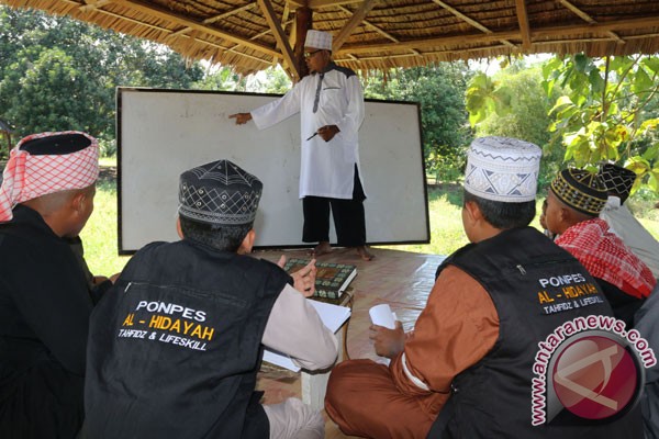 Mantan teroris purwakarta diangkat jadi pengawas kebersihan