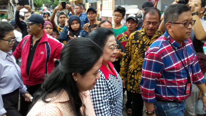 Alunan Musik Qasidah Mengiringi Perjalanan Megawati dan Puan