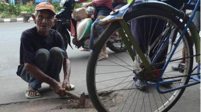 Aspal Berlubang, dan Tenar Dadakan