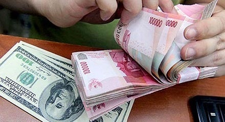 Rupiah Terus Bergerak Menguat