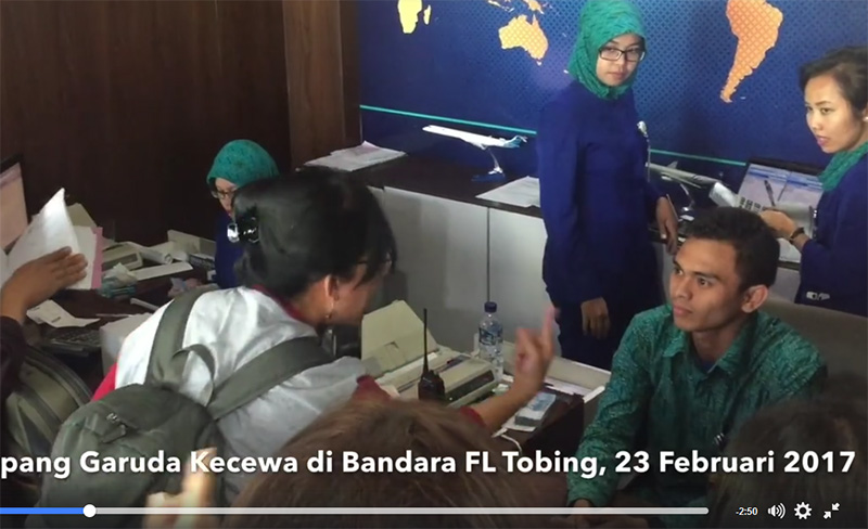 Seorang Ibu Ngamuk di Bandara Pinang Sori