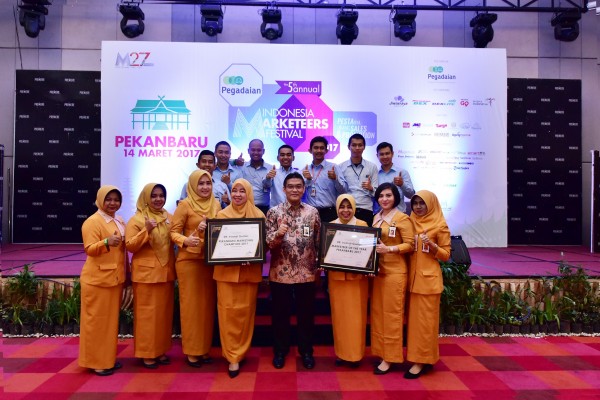 Dirut Bank Riau Kepri Raih 2 Award Sekaligus
