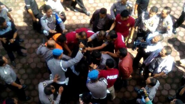 Penyerang Polisi di Banyumas Ini Hanya Ucapkan: Tagut, Tagut!
