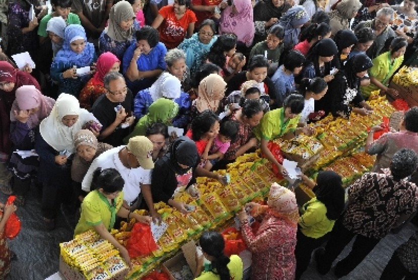 Operasi Pasar Murah Bintan, Kebutuhan Pokok Dijual Rp 64 Ribu per Paket