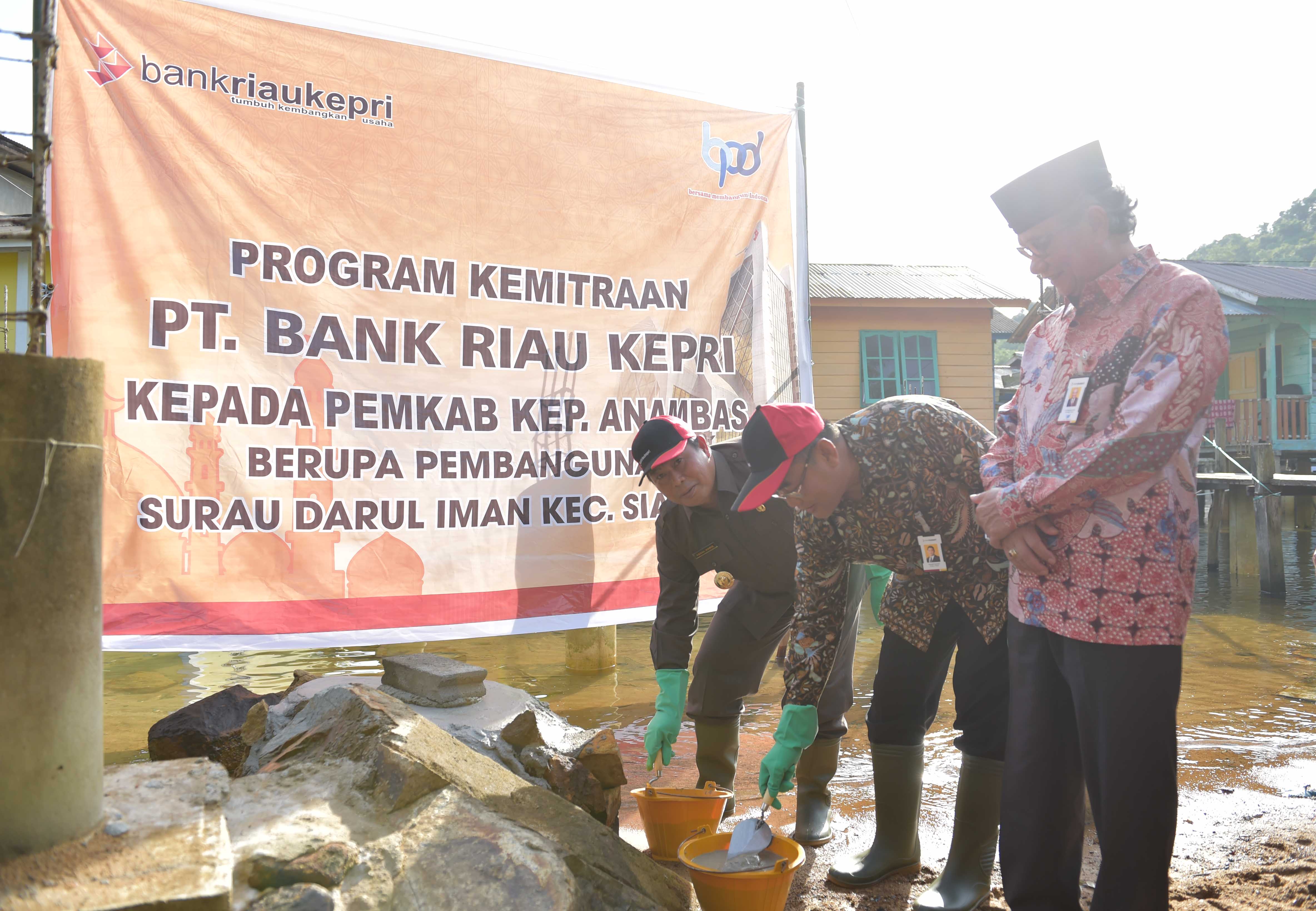 Pemkab Kepulauan Anambas Wujudkan CSR Bank Riau Kepri Berupa Musholla