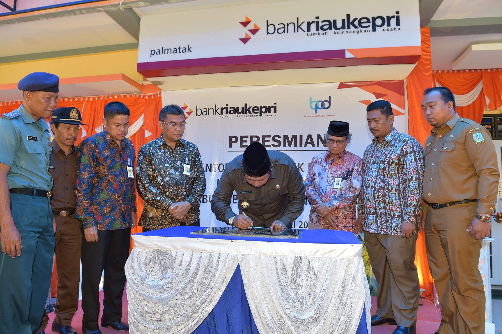 Bupati Kepulauan Anambas Resmikan Kantor Kas ke 41 Bank Riau Kepri di Kecamatan Palmatak