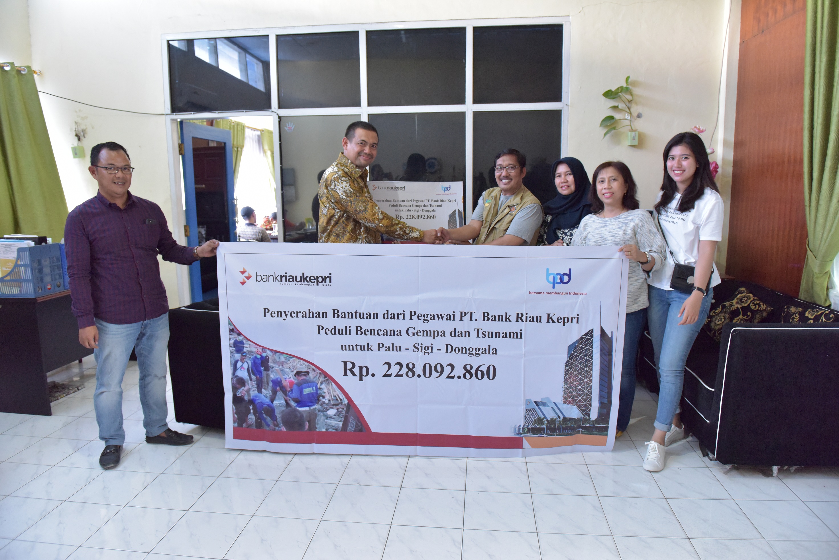 Bank Riau Kepri Peduli Korban Gempa dan Tsunami Palu-Sigi-Donggala