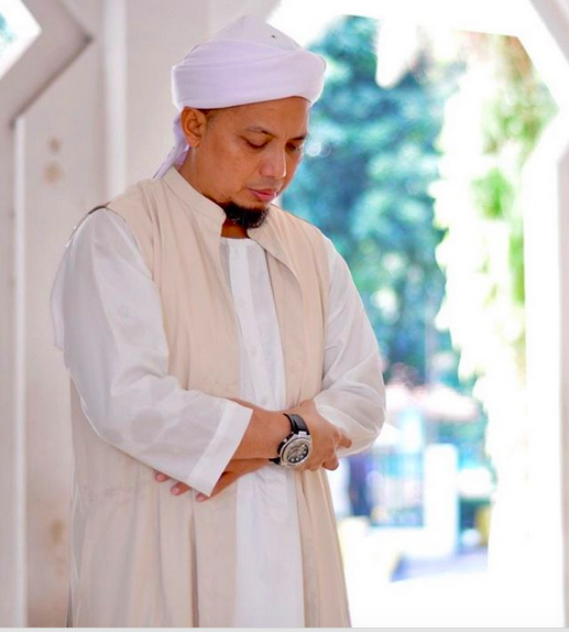 Ustad Arifin Ilham Berjuang Dalam Melawan Penyakitnya