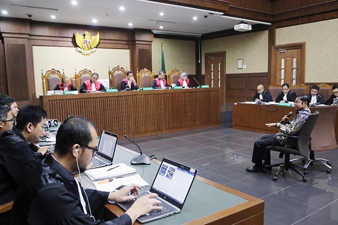 Dituntut 5 Tahun Penjara, Idrus Marham Persoalkan Fakta Sidang
