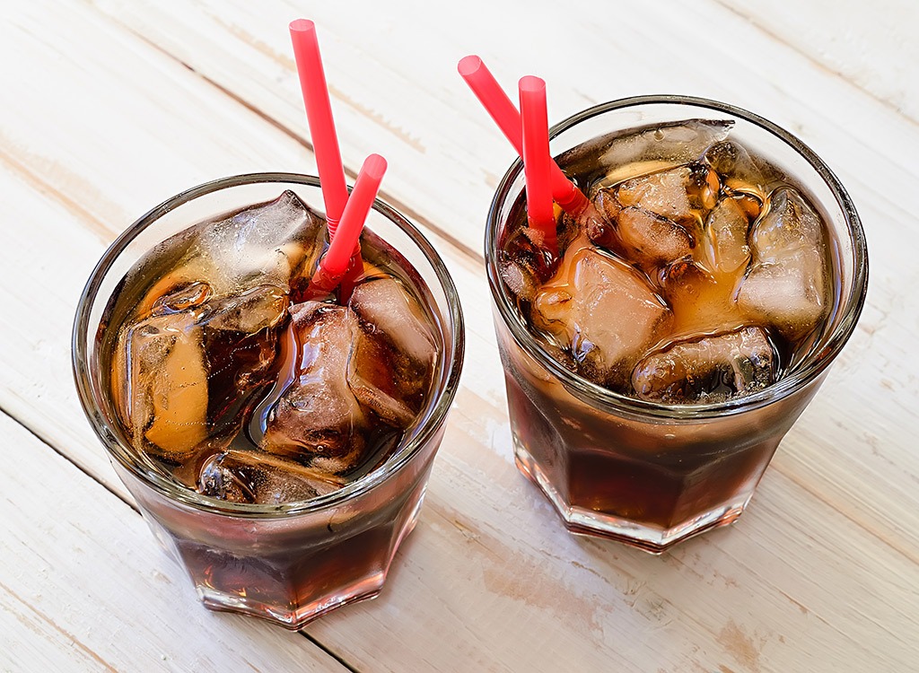 Mengkonsumsi Soda Berlebihan Bisa Menyebabkan Kanker Usus