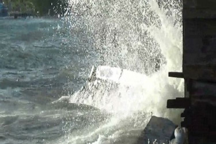 Gelombang Laut Natuna Dan Anambas Mencapai 2 Meter Waspada!