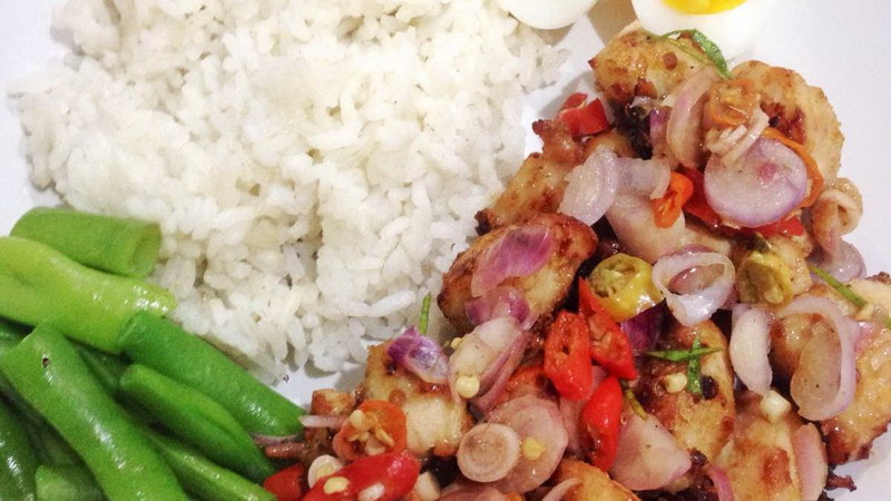 RESEP PILIHAN: Makyusss, Makan Siang dengan Ayam Fillet Sambal Matah