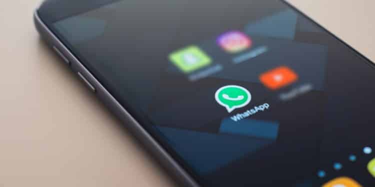 Bahaya, Spyware Android Sadap Whatsapp dan Foto Diam-diam