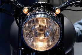 Ini Penyebab Lampu Sepeda Motor Tiba-tiba Redup