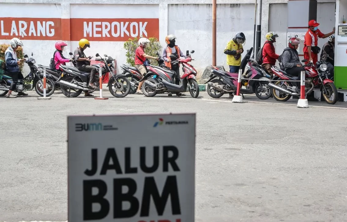 Ekonom prediksi ada penyesuaian subsidi BBM dampak konflik Iran-Israel