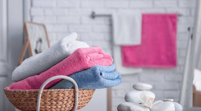 Bahaya Menggantung Pakaian Terlalu Lama di Kamar Mandi, Berikut Penjelasannya