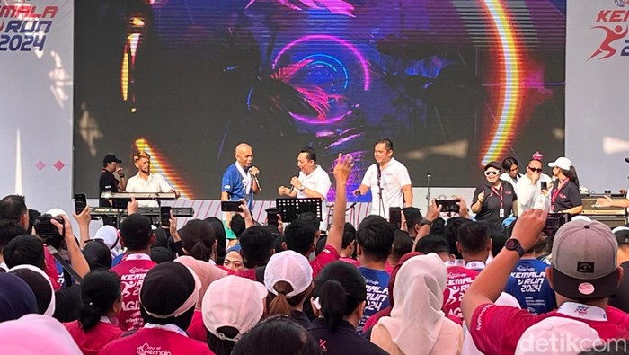 Hibur Peserta Kemala Run 2024, Kapolri – Jamintel – KSAD Nyanyi Bareng
