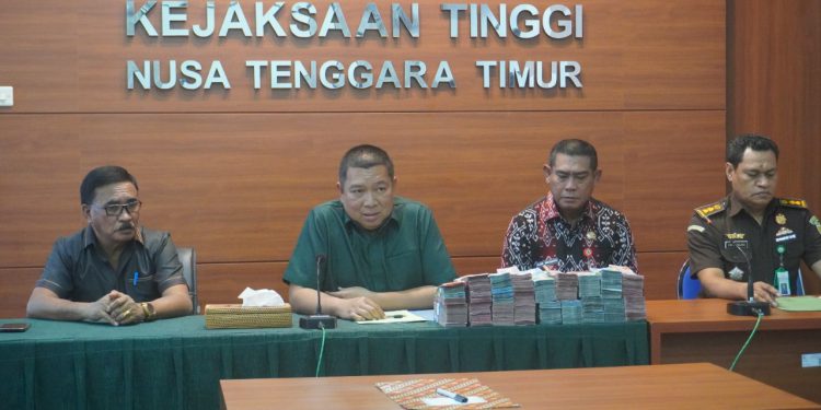 Anggota DPRD Kupang Ramai-ramai Kembalikan Uang ke Kejati NTT