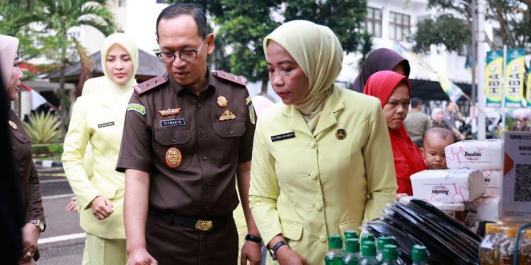 Kejati Banten Gelar Pasar Murah untuk Rayakan Hari Bhakti Adhyaksa ke-64