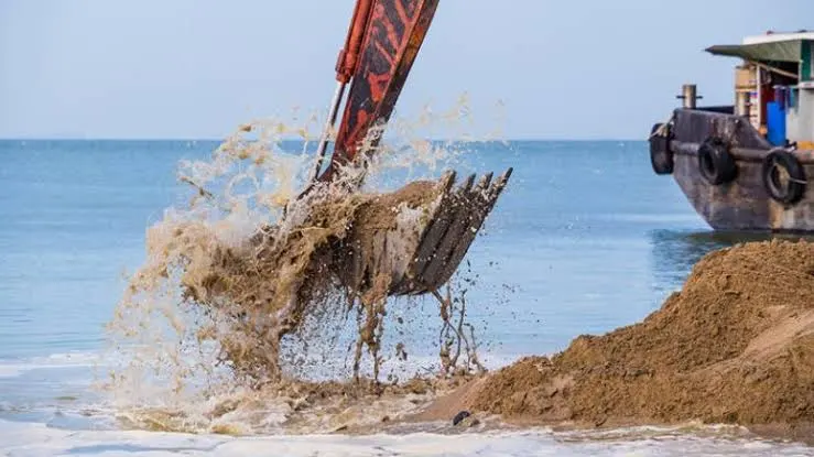 Sekali Angkut 10 Ribu Meter Kubik, 2 Kapal Singapura Tertangkap Curi Pasir Laut Indonesia di Perairan Batam