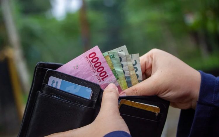 Indonesia Berpotensi Kehilangan Uang Beredar hingga Rp 324 Triliun Karena Belanja Barang Luar Negeri