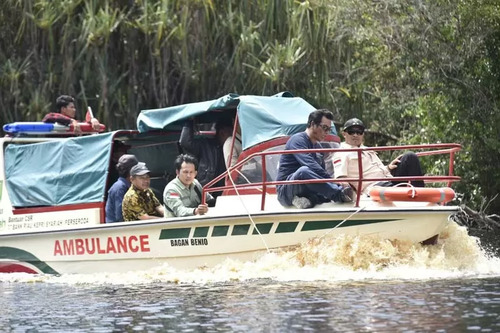 Program CSR BRK Syariah Bengkalis Berikan Bantuan Ambulan Speedboat Daerah Terisolir Diserahkan Langsung oleh Wabup Bengkalis
