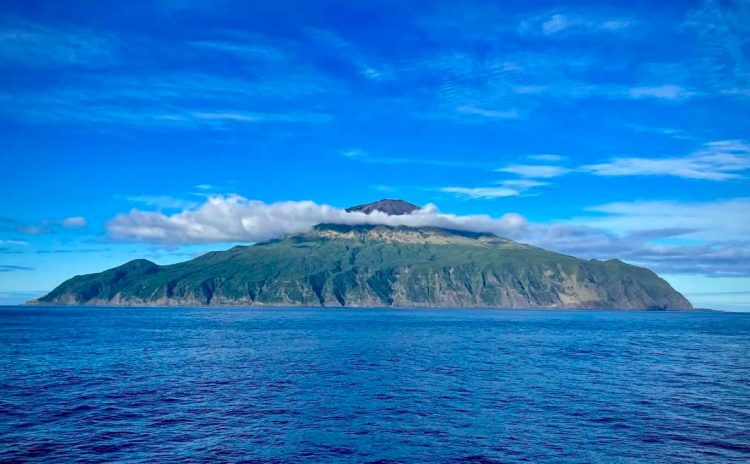 Tristan da Cunha: Pulau Paling Terpencil di Dunia dengan Keindahan Alam yang Menakjubkan