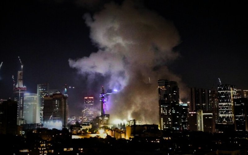 Iran Tolak Negosiasi Gencatan Senjata dan Siap Perang Habis-habisan dengan Israel