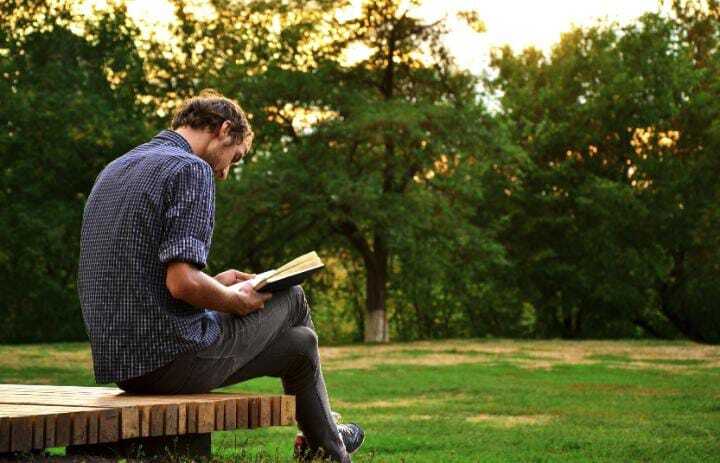 Buku Bisa Jadi Sahabat Sehari-hari, Ini Trik Agar Kamu Ketagihan Membaca