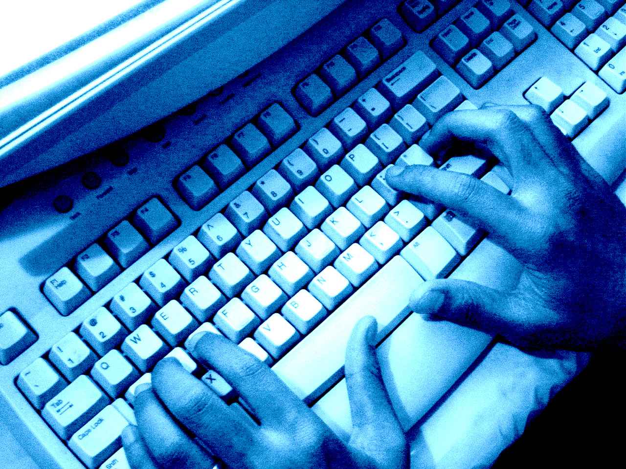 Touch Typing: Teknik Mengetik Tanpa Melihat Keyboard yang Bikin Produktif