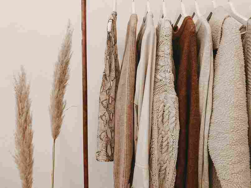 Apa Itu Capsule Wardrobe? Tren Fashion Minimalis yang Sedang Digemari