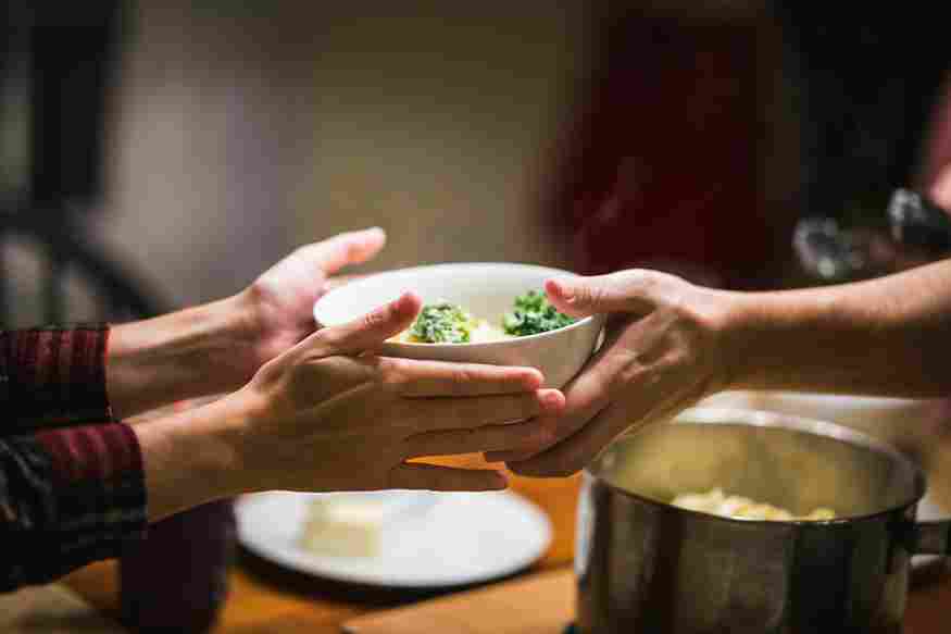 Tips Agar Anak Fokus Makan Tanpa Gadget, Orang Tua Diminta Lebih Konsisten