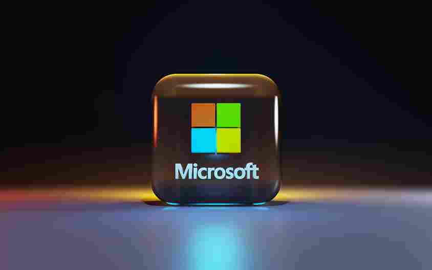Energi Hijau untuk Data Center, Microsoft Gandeng PLN Bangun PLTS 200 MW