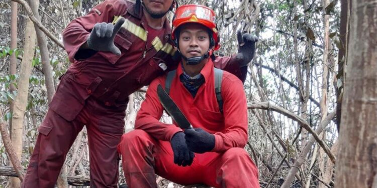 Istri Menanti Persalinan, Angga Masih Berjuang Memadamkan Karhutla di Luar Riau